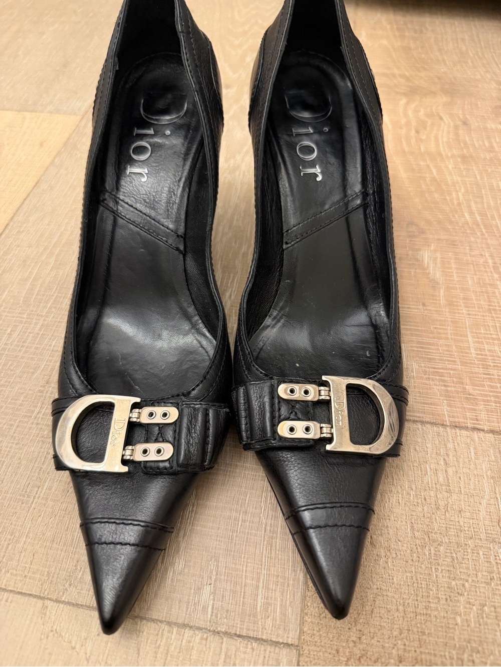 Dior vintage Black Pointed Leather Flats with Silver Buckle - Picture 2 of 5